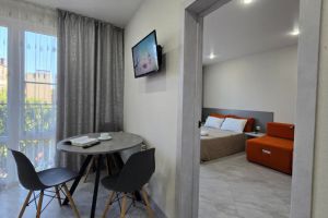 Продам квартиру 1 комнатную с общей площадью 33.3м2, 2/3 эт., на улице Ангарский пер, г. Витязево, Краснодарский край, Россия, агентство Интернет-партнер