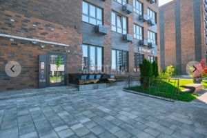 Продам квартиру 2-х комнатную с общей площадью 61м2, 2/8 эт., на улице Марта ул, г. Майкоп, Адыгея респ., Россия, агентство Интернет-партнер