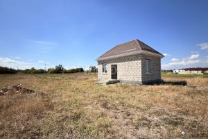 Продам дом 2-х комнатный с общей площадью 35.6м2, на улице Восточный пер, г. Экономическое, Краснодарский край, Россия, агентство Интернет-партнер