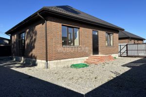 Продам дом 3-х комнатный с общей площадью 102м2, на улице Ленина ул, г. Северская, Краснодарский край, Россия, агентство Интернет-партнер