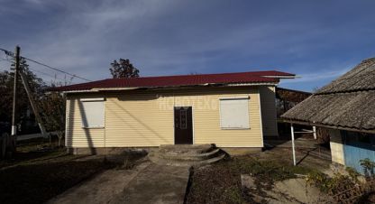 Продам дом 3-х комнатный с общей площадью 70м2, на улице Центральная ул, г. Ястребовский, Краснодарский край, Россия, агентство Интернет-партнер. Фотография №1