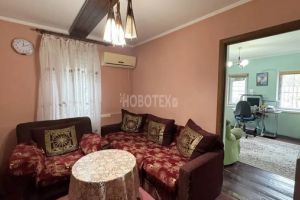 Продам дом 4-х комнатный с общей площадью 73.7м2, на улице Красная ул, г. Темиргоевская, Краснодарский край, Россия, агентство Интернет-партнер