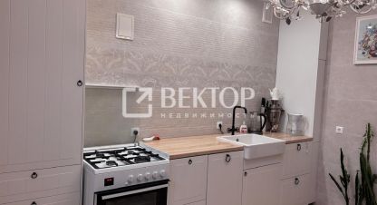 Купить квартиру 2-х комнатную, 56.5 кв. м. Фотография №1 Продам квартиру 2-х комнатную с общей площадью 56.5м2, 5/5 эт., на улице Михалевский б-р, Заволжский район, г. Кострома, Костромская обл., Россия, агентство Вектор. Фотография №1