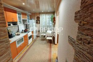 Продам квартиру 4-х комнатную с общей площадью 107.4м2, 4/9 эт., на улице Индустриальная, г. Кострома, Костромская обл., Россия, агентство Вектор Продам квартиру 4-х комнатную с общей площадью 107.4м2, 4/9 эт., на улице Индустриальная, г. Кострома, Костромская обл., Россия, агентство Вектор