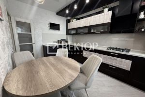 Продам квартиру 3-х комнатную с общей площадью 76.3м2, 3/3 эт., на улице Пятницкая, г. Кострома, Костромская обл., Россия, агентство Вектор Продам квартиру 3-х комнатную с общей площадью 76.3м2, 3/3 эт., на улице Пятницкая, г. Кострома, Костромская обл., Россия, агентство Вектор