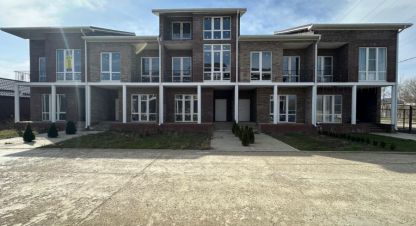 Купить дом 5-ти комнатную, 187 кв. м. Фотография №1 Продам дом 5-ти комнатный с общей площадью 187м2, на улице Грушевая ул, г. Новая адыгея аул, Адыгея респ., Россия, агентство Аурус-Риэлт. Фотография №1