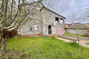 Продам дом 4-х комнатный с общей площадью 153.5м2, на улице Заречная ул, г. Новотитаровская ст-ца, Краснодарский край, Россия, агентство Аурус-Риэлт