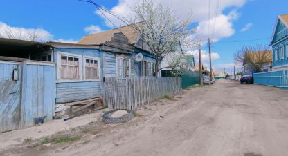 Купить дом 4-х комнатную, 74.2 кв. м. Фотография №1 Продам дом 4-х комнатный с общей площадью 74.2м2, на улице К маркса ул, г. Карагали с, Астраханская обл., Россия, агентство Доверие AN. Фотография №1