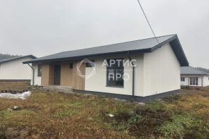 Продам дом 4-х комнатный с общей площадью 132м2, на улице Дальняя, г. Ключи, Свердловская обл., Россия, агентство Артис Про