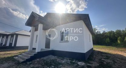 Купить дом 4-х комнатную, 96 кв. м. Фотография №1 Продам дом 4-х комнатный с общей площадью 96м2, на улице Сосновая, г. Прохладный, Свердловская обл., Россия, агентство Артис Про. Фотография №1