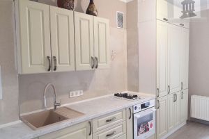 Продам квартиру 2-х комнатную с общей площадью 52.8м2, 6/9 эт., на улице Елизаветинская ул, г. Калининград, Калининградская обл., Россия, агентство ООО "Базис-Недвижимость"