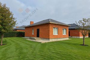 Продам дом 3-х комнатный с общей площадью 100м2, на улице Юбилейная ул, г. Тахтамукай аул, Адыгея респ., Россия, агентство Мореон Инвест Продам дом 3-х комнатный с общей площадью 100м2, на улице Юбилейная ул, г. Тахтамукай аул, Адыгея респ., Россия, агентство Мореон Инвест