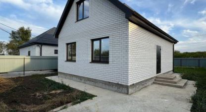 Купить дом 3-х комнатную, 120 кв. м. Фотография №1 Продам дом 3-х комнатный с общей площадью 120м2, на улице Центральная ул, г. Южный, Краснодарский край, Россия, агентство Мореон Инвест. Фотография №1