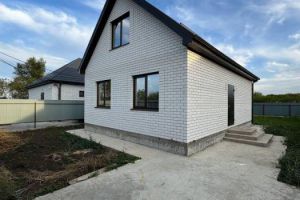 Продам дом 3-х комнатный с общей площадью 120м2, на улице Центральная ул, г. Южный, Краснодарский край, Россия, агентство Мореон Инвест