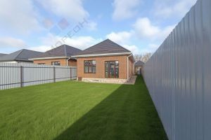 Продам дом 3-х комнатный с общей площадью 80м2, на улице Им  гагарина ул, г. Южный, Краснодарский край, Россия, агентство Мореон Инвест