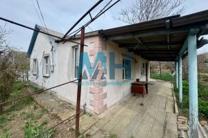 Продам дом 3-х комнатный с общей площадью 50м2, на улице Ивовый, г. Передовое, Крым авт. респ., Россия, агентство Мастера Недвижимости 