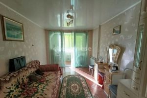 Продам квартиру 2-х комнатную с общей площадью 56м2, 2/5 эт., на улице Лоцманская, Ленинский район, г. Севастополь, Крым авт. респ., Россия, агентство Херсонес Недвижимость