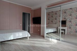 Продам квартиру 3-х комнатную с общей площадью 100м2, 5/5 эт., на улице Античный, Гагаринский район, г. Севастополь, Крым авт. респ., Россия, агентство Херсонес Недвижимость