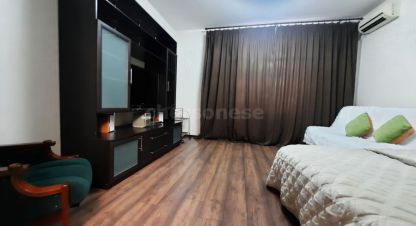 Продам квартиру 1 комнатную с общей площадью 45м2, 2/5 эт., на улице Челнокова, Гагаринский район, г. Севастополь, Крым авт. респ., Россия, агентство Херсонес Недвижимость. Фотография №1