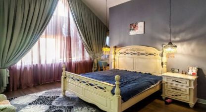 Продам квартиру 4-х комнатную с общей площадью 140м2, 4/6 эт., на улице Новороссийская, Ленинский район, г. Севастополь, Крым авт. респ., Россия, агентство Херсонес Недвижимость. Фотография №1