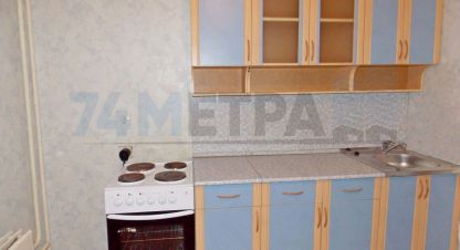 Сдам квартиру 1 комнатную с общей площадью 45м2, 5/10 эт., на улице Братьев Кашириных, Калининский район район, г. Челябинск, Челябинская обл., Россия, агентство 74 метра. Фотография №1