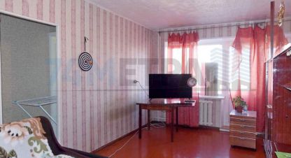 Сдам квартиру 2-х комнатную с общей площадью 46м2, 5/5 эт., на улице Черкасская ул, Металлургический район район, г. Челябинск, Челябинская обл., Россия, агентство 74 метра. Фотография №1