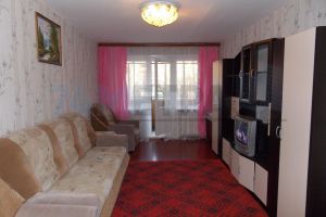 Сдам квартиру 2-х комнатную с общей площадью 45м2, 3/5 эт., на улице Пети калмыкова ул, Металлургический район район, г. Челябинск, Челябинская обл., Россия, агентство 74 метра