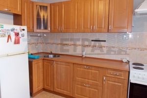 Сдам квартиру 2-х комнатную с общей площадью 60м2, 8/10 эт., на улице Художника русакова, Калининский район район, г. Челябинск, Челябинская обл., Россия, агентство 74 метра