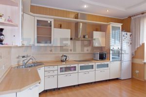 Сдам квартиру 3-х комнатную с общей площадью 100м2, 5/6 эт., на улице Ленина пр-кт, Тракторозаводский район район, г. Челябинск, Челябинская обл., Россия, агентство 74 метра