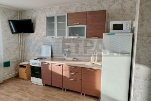 Сдам квартиру 1 комнатную с общей площадью 40.5м2, 9/10 эт., на улице Александра шмакова ул, Курчатовский район район, г. Челябинск, Челябинская обл., Россия, агентство 74 метра