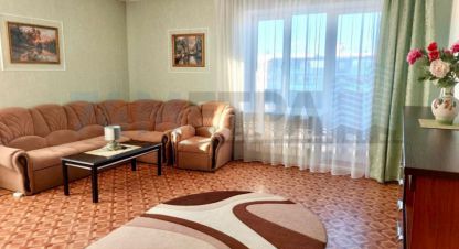 Снять квартиру 2-х комнатную, 100 кв. м. Фотография №1 Сдам квартиру 2-х комнатную с общей площадью 100м2, 8/14 эт., на улице Комсомольский пр-кт, Курчатовский район район, г. Челябинск, Челябинская обл., Россия, агентство 74 метра. Фотография №1