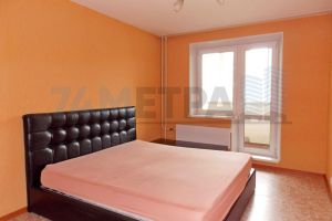 Сдам квартиру 2-х комнатную с общей площадью 80м2, 4/7 эт., на улице Первой пятилетки, Тракторозаводский район район, г. Челябинск, Челябинская обл., Россия, агентство 74 метра