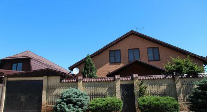 Продам дом 5-ти комнатный с общей площадью 270м2, на улице Полесская ул, г. Краснодар, Краснодарский край, Россия, агентство Аурус-Риэлт. Фотография №1