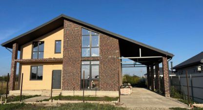 Продам дом 7-ти комнатный с общей площадью 222.2м2, на улице Первомайская ул, г. Новотитаровская ст-ца, Краснодарский край, Россия, агентство Аурус-Риэлт. Фотография №1