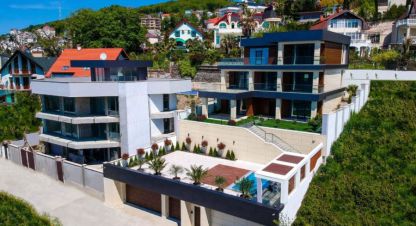 Продам коттедж/дачу 8-ти комнатную с общей площадью 742.8м2, на улице Есауленко ул, г. Сочи, Краснодарский край, Россия, агентство Аурус-Риэлт. Фотография №1