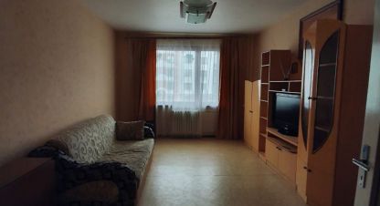 Снять квартиру 2-х комнатную, 55 кв. м. Фотография №1 Сдам квартиру 2-х комнатную с общей площадью 55м2, 3/5 эт., на улице Квартал им маршала ефимова, г. Миллерово, Ростовская обл., Россия, агентство Донской Парус. Фотография №1