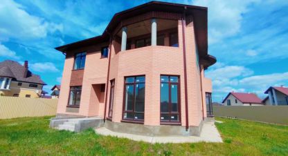 Купить дом 5-ти комнатную, 232.6 кв. м. Фотография №1 Продам дом 5-ти комнатный с общей площадью 232.6м2, на улице Промежуточная, г. Снт радуга, Краснодарский край, Россия, агентство Аурус-Риэлт. Фотография №1