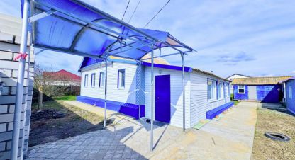 Купить дом 4-х комнатную, 83.8 кв. м. Фотография №1 Продам дом 4-х комнатный с общей площадью 83.8м2, на улице Гагарина ул, г. Жан-аул с, Астраханская обл., Россия, агентство Доверие AN. Фотография №1