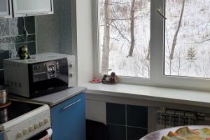 Продам квартиру 2-х комнатную с общей площадью 43.8м2, 2/5 эт., на улице Наймушина, Левый берег район, г. Усть-Илимск, Иркутская обл., Россия, агентство Агентство Недвижимости "ЖФ-Илим"