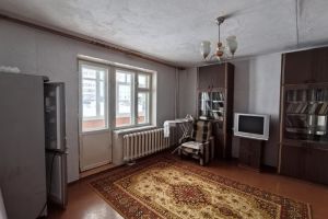 Продам квартиру 2-х комнатную с общей площадью 42.1м2, 2/9 эт., на улице Дружбы народов пр-кт, Правый берег район, г. Усть-Илимск, Иркутская обл., Россия, агентство Агентство Недвижимости "ЖФ-Илим"