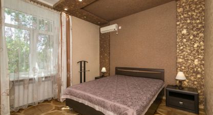 Снять квартиру 2-х комнатную, 65.7 кв. м. Фотография №1 Сдам квартиру 2-х комнатную с общей площадью 65.7м2, 1/3 эт., на улице Генерала петрова ул, г. Севастополь, Крым авт. респ., Россия, агентство АН Домус. Фотография №1