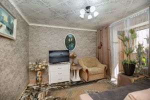 Продам квартиру 3-х комнатную с общей площадью 61.9м2, 6/10 эт., на улице Астана кесаева ул  5, г. Севастополь, Крым авт. респ., Россия, агентство АН "Домус"