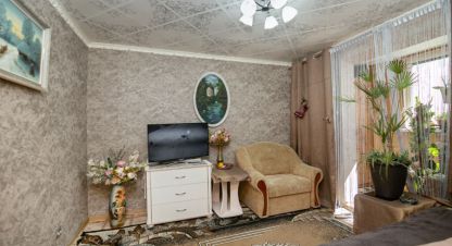 Купить квартиру 3-х комнатную, 61.9 кв. м. Фотография №1 Продам квартиру 3-х комнатную с общей площадью 61.9м2, 6/10 эт., на улице Астана кесаева ул 5, г. Севастополь, Крым авт. респ., Россия, агентство АН Домус. Фотография №1