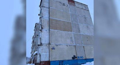 Купить квартиру 3-х комнатную, 84.5 кв. м. Фотография №1 Продам квартиру 3-х комнатную с общей площадью 84.5м2, 5/5 эт., на улице Садовая ул, г. Магадан, Магаданская обл., Россия, агентство Джойнио. Фотография №1