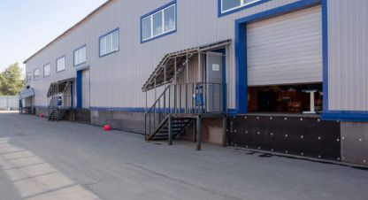 Снять производственно-складское помещение, 291 кв. м. Фотография №1 Сдам производственно-складское помещение с общей площадью 291м2, на улице Блюхера, Кировский район, г. Екатеринбург, Свердловская обл., Россия, агентство Джойнио. Фотография №1
