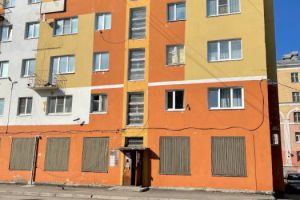 Продам квартиру 3-х комнатную с общей площадью 91.1м2, 5/5 эт., на улице Энгельса, г. Воркута, Коми респ., Россия, агентство Джойнио