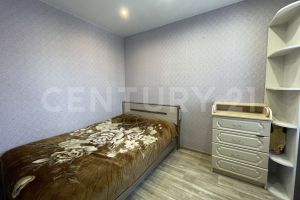 Продам квартиру 2-х комнатную с общей площадью 43.6м2, 5/5 эт., на улице Гурьянова ул, г. Белоусово, Калужская обл., Россия, агентство CENTURY 21 Россия