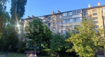 Купить квартиру 3-х комнатную, 47 кв. м. Фотография №1 Продам квартиру 3-х комнатную с общей площадью 47м2, 5/5 эт., на улице Им чапаева ул, г. Липецк, Липецкая обл., Россия, агентство CENTURY 21 Россия. Фотография №1