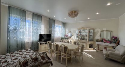 Купить дом 1 комнатную, 290 кв. м. Фотография №1 Продам дом 1 комнатный с общей площадью 290м2, на улице Михаила кольцова, г. Липецк, Липецкая обл., Россия, агентство CENTURY 21 Россия. Фотография №1