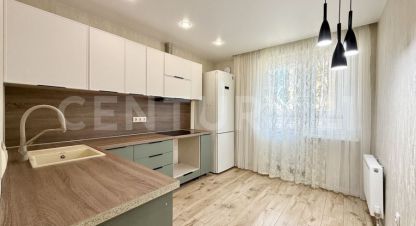 Купить квартиру 1 комнатную, 44.15 кв. м. Фотография №1 Продам квартиру 1 комнатную с общей площадью 44.15м2, 6/12 эт., на улице 10 пятилетки ул, г. Новочебоксарск, Чувашия респ., Россия, агентство CENTURY 21 Россия. Фотография №1